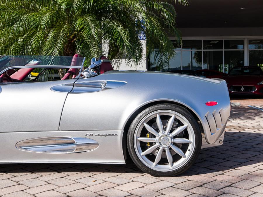 Детали экстерьера Spyker C8 Spyder 2006 года  (фото 63 из 131)